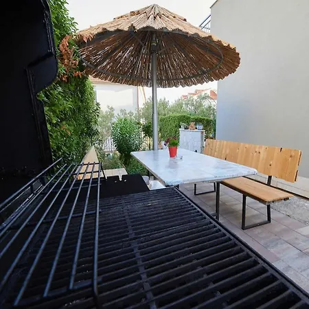 Vujina - Premium With Terrace 1 Petra Kaštela